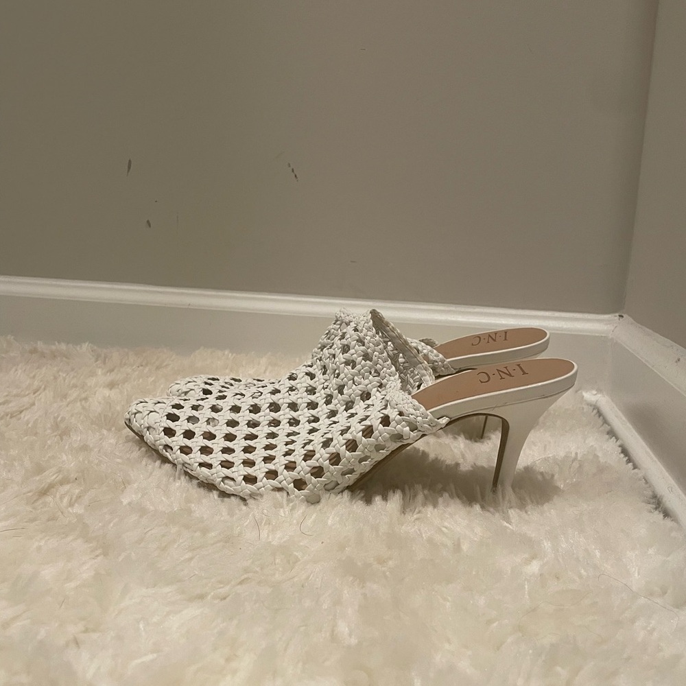 Unworn White I.N.C